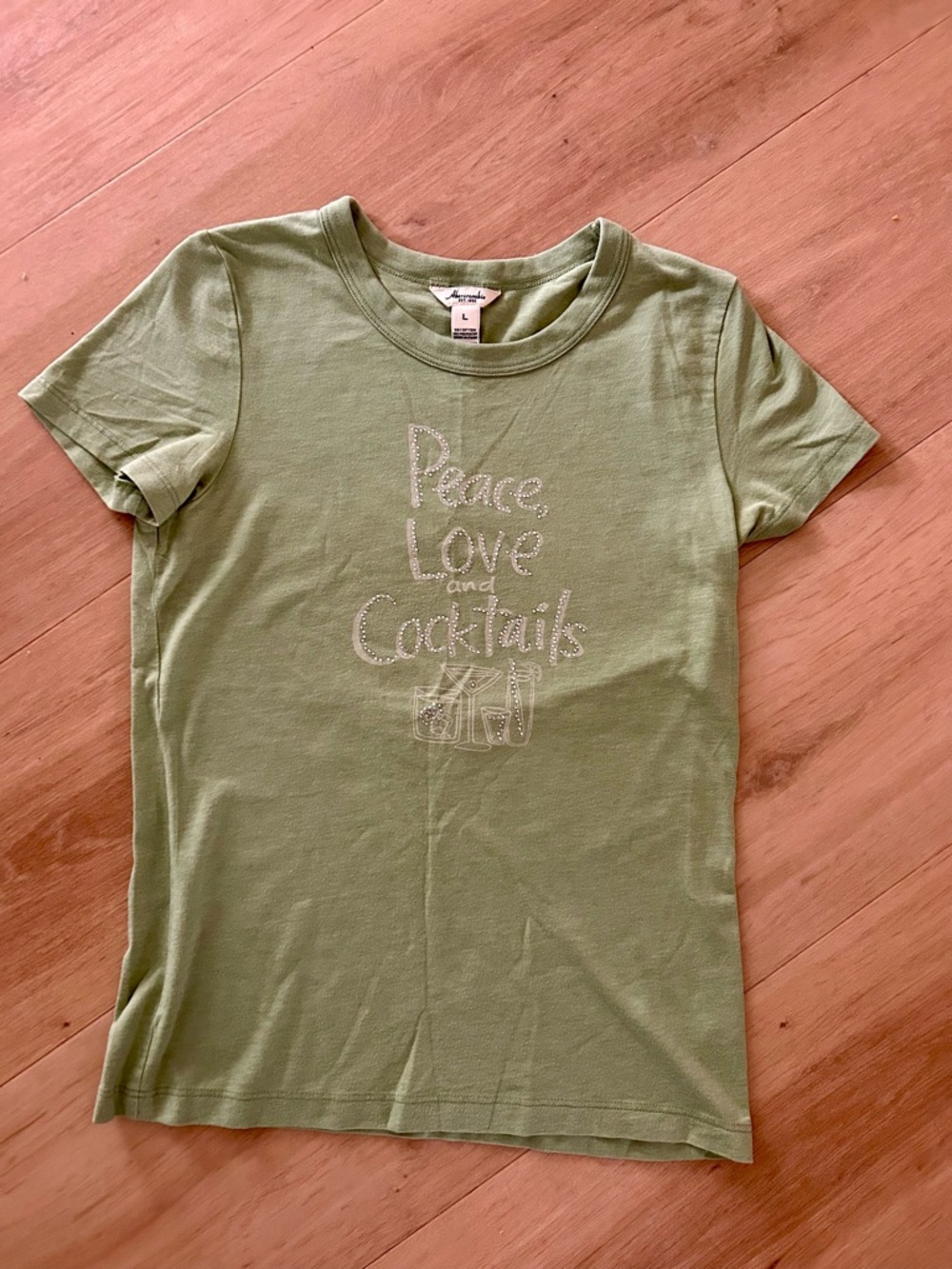 Vintage Y2K Abercrombie fitted Peace Love and Cocktails Green Graphic Tee